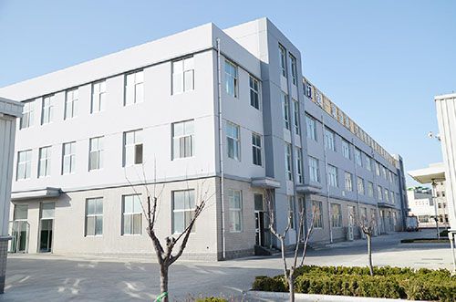 公司本著以人為本、誠信待人的理念，培養(yǎng)造就了一批專業(yè)人員